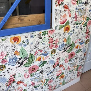 Chez Bobette - Cute wall paper! - Laundromat Near Me - Montreal, Quebec Chez Bobette - Cute wall paper! - Laundromat Near Me - Montreal, Quebec