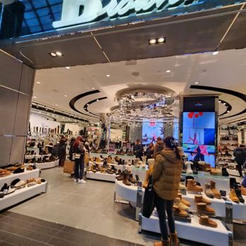CF Toronto Eaton Centre - Shopping Centers Near Me - Toronto, Ontario CF Toronto Eaton Centre - Shopping Centers Near Me - Toronto, Ontario