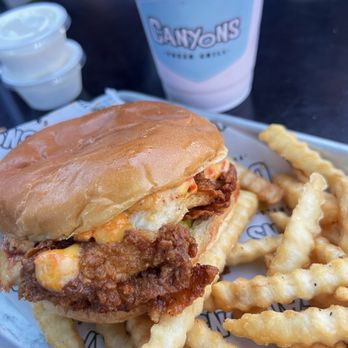 Canyons Fresh Grill - Burgers Near Me - Woodstock, Georgia