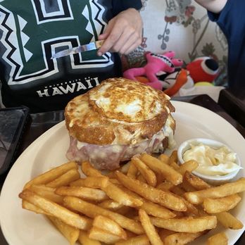 Cafe Le Reve - Breakfast & Brunch Near Me - Riverside, California