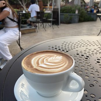 Urth Caffe - Caffé Latté - Coffee & Tea Near Me - Laguna Beach, California Urth Caffe - Caffé Latté - Coffee & Tea Near Me - Laguna Beach, California