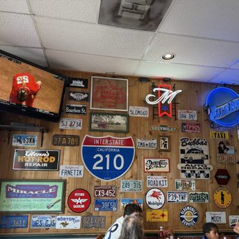 Jake's Roadhouse - Wall decor - Barbeque Near Me - Monrovia, California