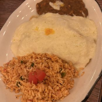 Joe Leo Fine Tex Mex - Chicken enchiladas WITH SOUR CREAM SAUCE - Tex-Mex Near Me - Dallas, Texas Joe Leo Fine Tex Mex - Chicken enchiladas WITH SOUR CREAM SAUCE - Tex-Mex Near Me - Dallas, Texas