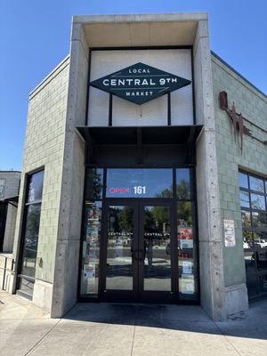 Central 9th Market by null