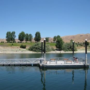 Quarry Lakes - The fishing pier - Parks Near Me - Fremont, California