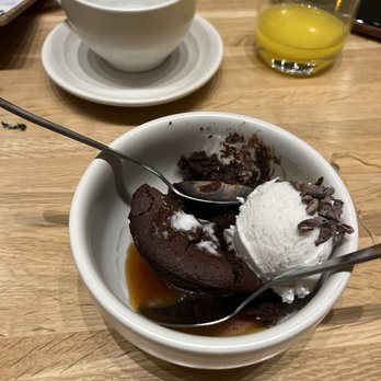 True Food Kitchen - Flourless Chocolate Cake - New American Near Me - Hackensack, New Jersey