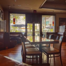 Prime Cut Cafe & Wine Bar - Dining room
