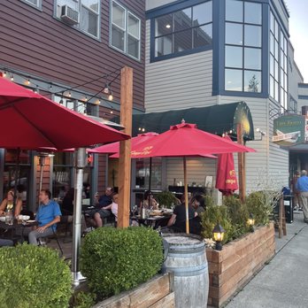 Fins Bistro - Front patio - Seafood Near Me - Issaquah, Washington Fins Bistro - Front patio - Seafood Near Me - Issaquah, Washington