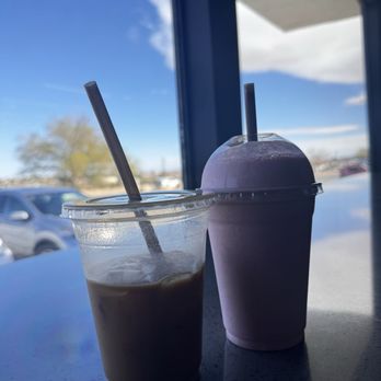 Bliss Cafe - Cappuccino & Perfect Date smoothie - Cafes Near Me - Joshua Tree, California