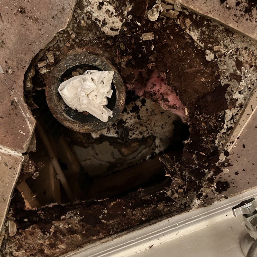 Fixer - Phoenix - Before repair - Handyman Near Me - Phoenix, Arizona Fixer - Phoenix - Before repair - Handyman Near Me - Phoenix, Arizona
