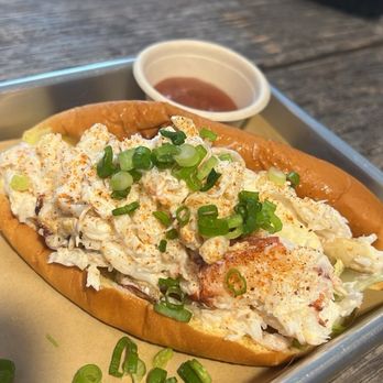 Single Fin - Crab Roll - Food Trucks Near Me - Wheeler, Oregon Single Fin - Crab Roll - Food Trucks Near Me - Wheeler, Oregon