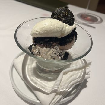 Oak Park - Cookies & Cream Sundae - New American Near Me - Des Moines, Iowa Oak Park - Cookies & Cream Sundae - New American Near Me - Des Moines, Iowa