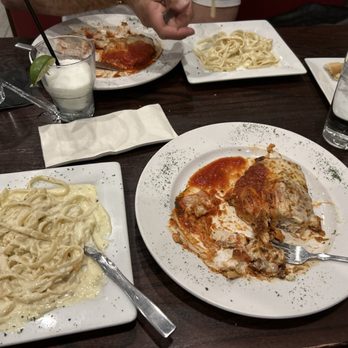 Roma - The best Parmesan chicken and Alfredo I've had in a while. - Pizza Near Me - Mechanicsville, Virginia