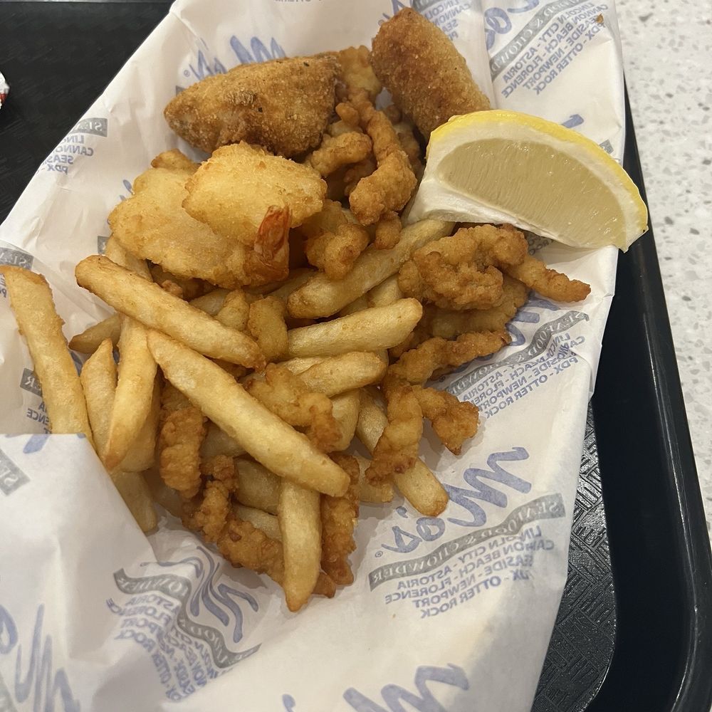 Mo's Seafood & Chowder - Seafood Combo - Seafood Near Me - Portland, Oregon
