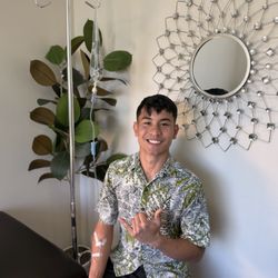 Imi Ola Health and Wellness Clinic - Getting a IV!