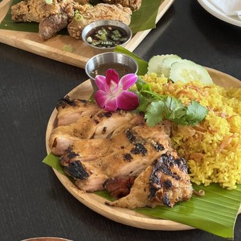 Bua Thai - Biryani rice wih roasted chicken - Thai Near Me - Poway, California Bua Thai - Biryani rice wih roasted chicken - Thai Near Me - Poway, California