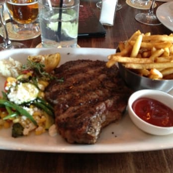 Earls Kitchen + Bar - Canadian (New) Near Me - Woodbridge, Ontario Earls Kitchen + Bar - Canadian (New) Near Me - Woodbridge, Ontario