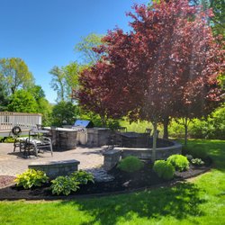 RJR Landscaping - Fresh mulch job
