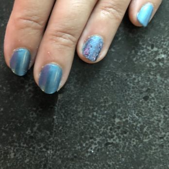 La Vie Nails - Nail Salons Near Me - Northbrook, Illinois