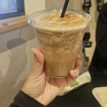 Mountain Peak Cafe - Blended caramel macchiatto - Coffee & Tea Near Me - Brian Head, Utah
