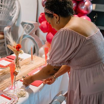 Simmons Sentiments - Shades of pink bridal shower designed, decorated, and hosted by Simmons Sentiments. - Wedding Planning Near Me Simmons Sentiments - Shades of pink bridal shower designed, decorated, and hosted by Simmons Sentiments. - Wedding Planning Near Me