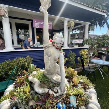 The Queen Bean Coffee House - Coffee & Tea Near Me - Modesto, California The Queen Bean Coffee House - Coffee & Tea Near Me - Modesto, California