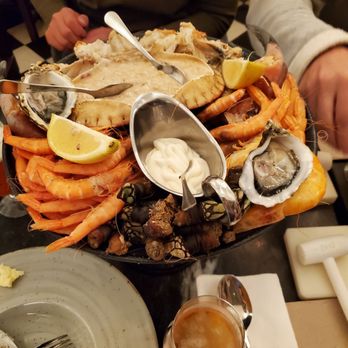Cervejaria Trindade - Trinidad platter. 3 of us were eating it. - Portuguese Near Me - Lisbon, 11 Cervejaria Trindade - Trinidad platter. 3 of us were eating it. - Portuguese Near Me - Lisbon, 11