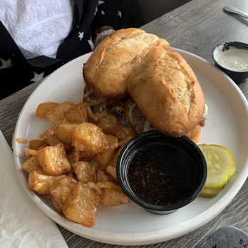 Hilltop Restaurant & Bar - Now - Bars Near Me - Lockport, New York