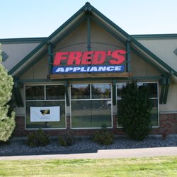 Fred's Appliance - Store Front facing rode