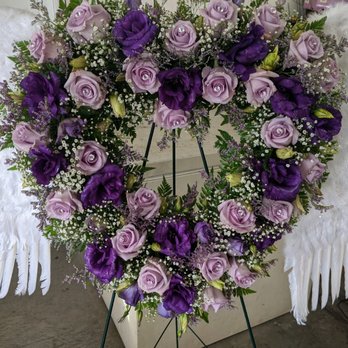 Flores Romanticas - Beautiful angel wing arrangement for a loved one! - Florists Near Me - San Diego, California Flores Romanticas - Beautiful angel wing arrangement for a loved one! - Florists Near Me - San Diego, California