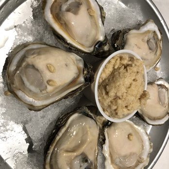 Crafty Crab - Half dozen raw oysters - Seafood Near Me - Towson, Maryland