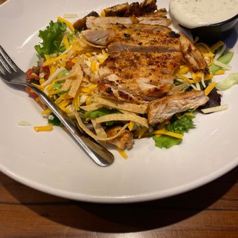 Miller's Ale House - Blacken chicken breast salad - American Near Me - Springfield, Pennsylvania Miller's Ale House - Blacken chicken breast salad - American Near Me - Springfield, Pennsylvania