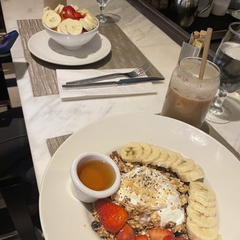 Sarabeth's - Iced Latte, Greek Yogurt & Granola - Breakfast & Brunch Near Me - New York, New York