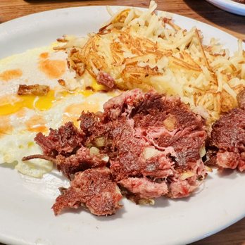 Willow Ranch - Corned beef hash breakfast - Barbeque Near Me - Buttonwillow, California Willow Ranch - Corned beef hash breakfast - Barbeque Near Me - Buttonwillow, California
