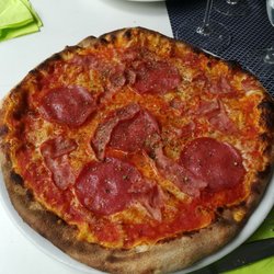 Taverna Telesina - Pizza prosciutto salami