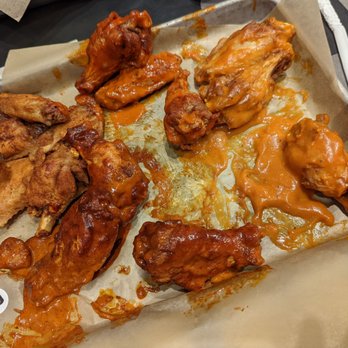 Buffalo Wild Wings - Buffalo wild chicken wings with different flavors, spicy garlic, Chipotle BBQ, hot and Nashville hot - Chicken Wings Near Me - Fremont, California
