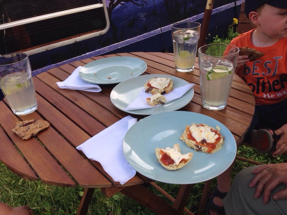 THE FLOATING CAFE Updated April 2024 Darley Street, Manchester