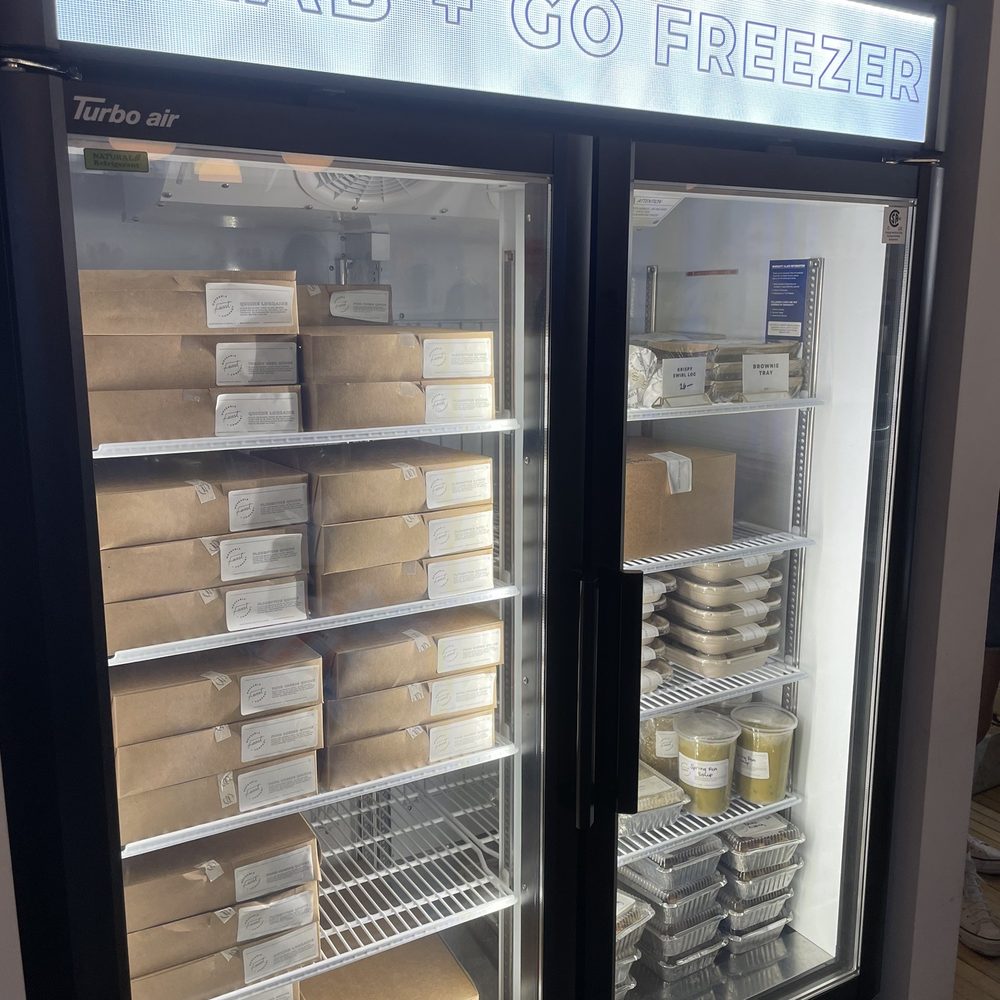 Moveable Feast - Cold Case To-Go - Cafes Near Me - Wheaton, Illinois