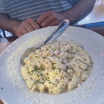 Black Marlin - Crab and shrimp Alfredo yummy! - Seafood Near Me - Stuart, Florida
