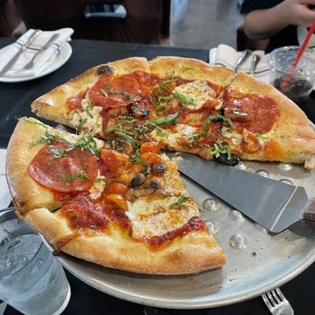 Grace Pizza and Shakes - Pizza Near Me - Houston, Texas