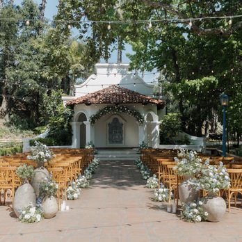 Hadley and Ren Design - Floral Designers Near Me - Costa Mesa, California