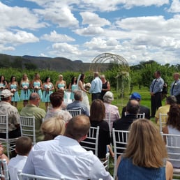 If you are looking for the perfect place to have an outdoor wedding, it would have to be Horsting's farm.