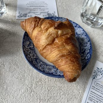 {petite} maman - Croissant - Bakeries Near Me - Miami, Florida {petite} maman - Croissant - Bakeries Near Me - Miami, Florida