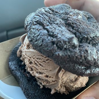 Bendy's Cookies & Cream - Food Trucks Near Me - Vestavia, Alabama