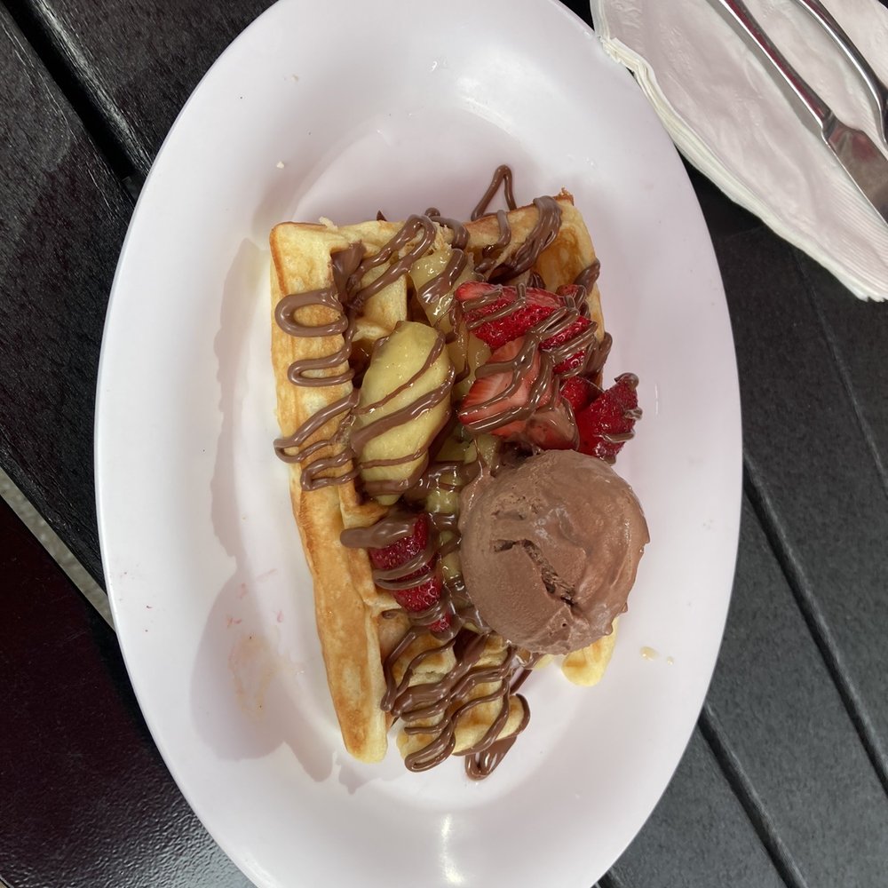 Nutella Cafe - Nutella waffle - Desserts Near Me - Chicago, Illinois