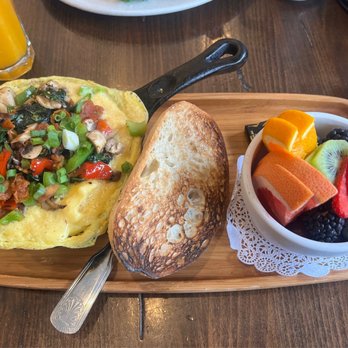 Sweet Maple - Garden egg soufflé with fruit - American Near Me - San Francisco, California Sweet Maple - Garden egg soufflé with fruit - American Near Me - San Francisco, California