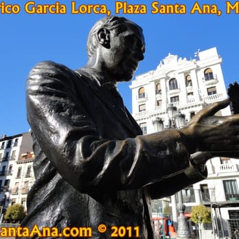 Plaza de Santa Ana - Close-up of Federico García Lorca, Spanish poet, in Madrid's Plaza Santa Ana, October 2011. - Local Flavor Near Me - Madrid, M