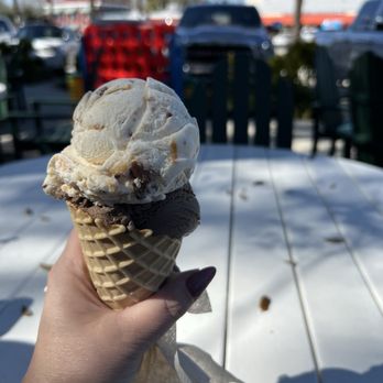 Neighborhood Scoop - 2 Scoop Waffle Cone- Butterfinger & Chocolate - Ice Cream & Frozen Yogurt Near Me - Ormond Beach, Florida