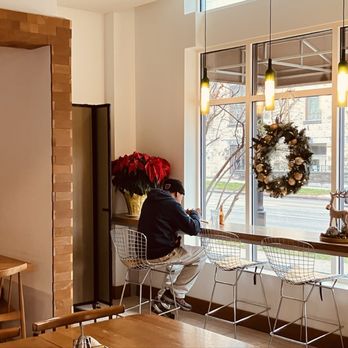 Prasino - Cute nook bar area to sit at! - New American Near Me - La Grange, Illinois