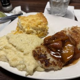 Anguilla Hog Fish with mashed potatoes and Corn Pudding Anguilla Hog Fish with mashed potatoes and Corn Pudding